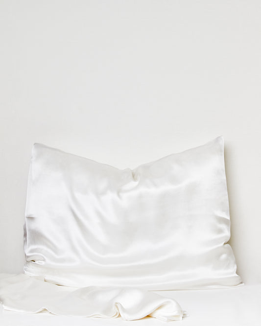 WHITE SILK PILLOWCASE