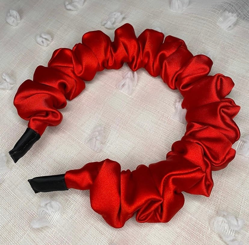 RED SCRUNCHY HEADBAND