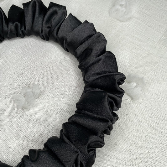 BLACK SCRUNCHY HEADBAND